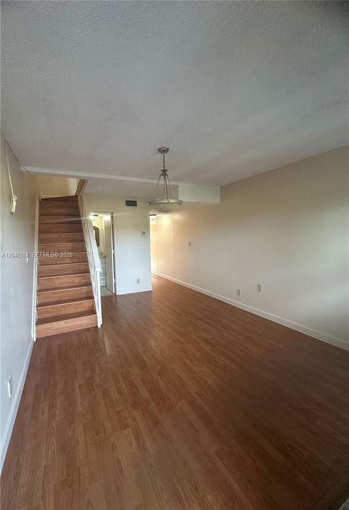 For Rent: $2,450 (2 beds, 2 baths, 1336 Square Feet)