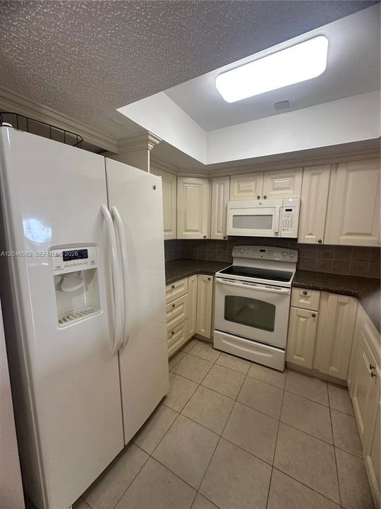 For Rent: $2,450 (2 beds, 2 baths, 1336 Square Feet)
