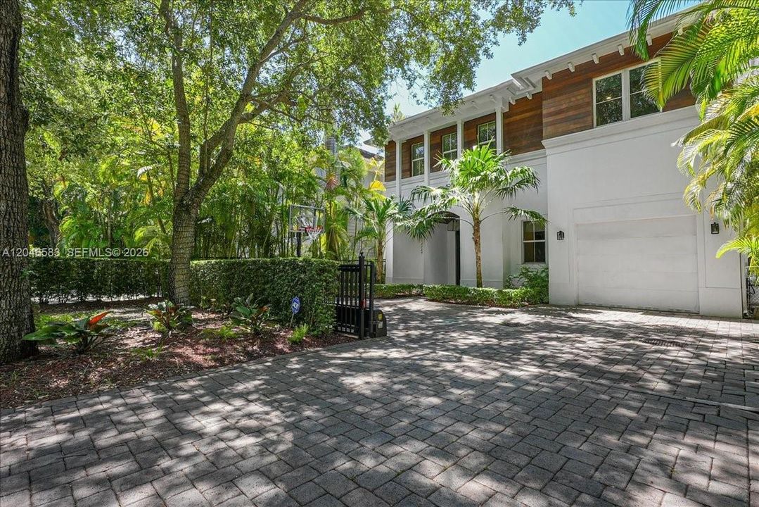 For Rent: $16,000 (4 beds, 3 baths, 2846 Square Feet)