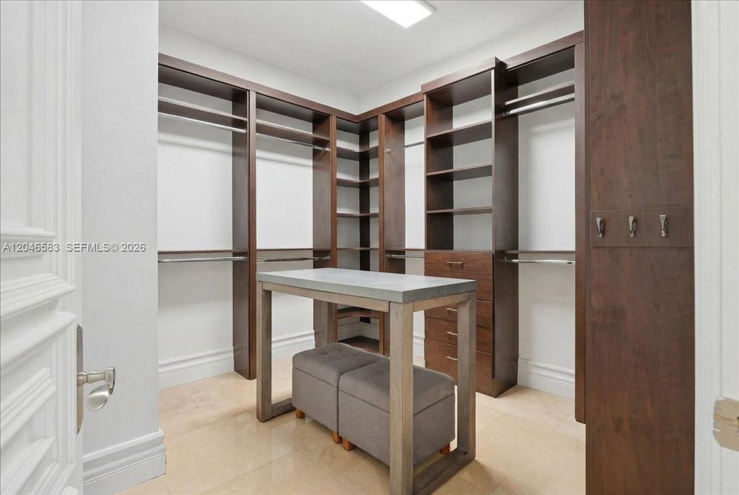 For Rent: $16,000 (4 beds, 3 baths, 2846 Square Feet)