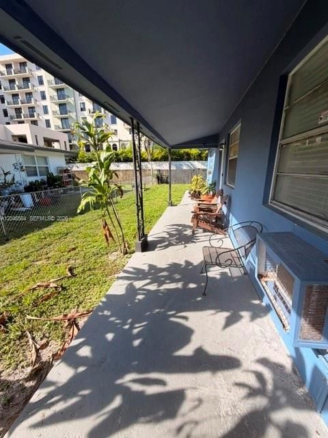 В аренду: $1,950 (2 спален, 1 ванн, 1500 Квадратных фут)