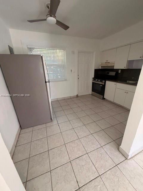 В аренду: $1,950 (2 спален, 1 ванн, 1500 Квадратных фут)