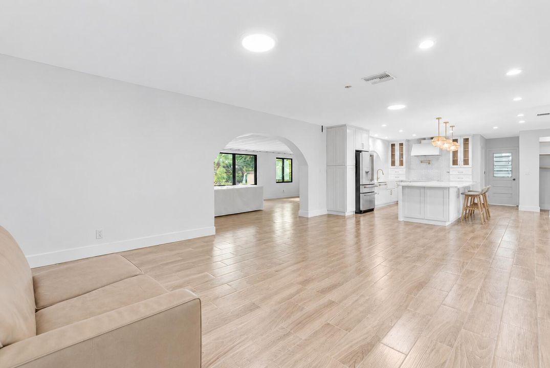 Minimalist Living Space Without the Tabl