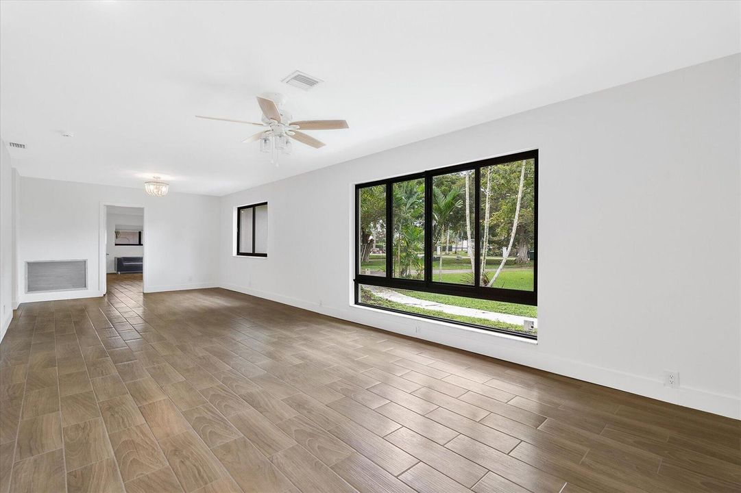 06-10751 SW 25th St_006