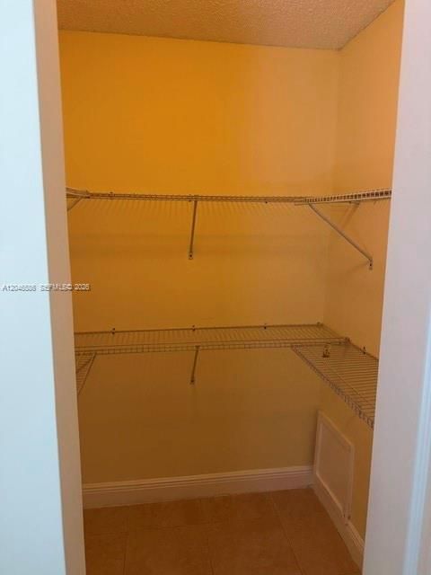 For Rent: $1,700 (1 beds, 1 baths, 785 Square Feet)