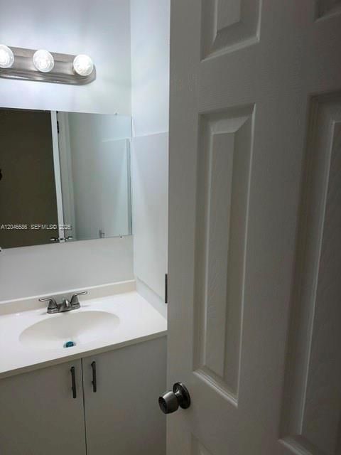 For Rent: $1,700 (1 beds, 1 baths, 785 Square Feet)