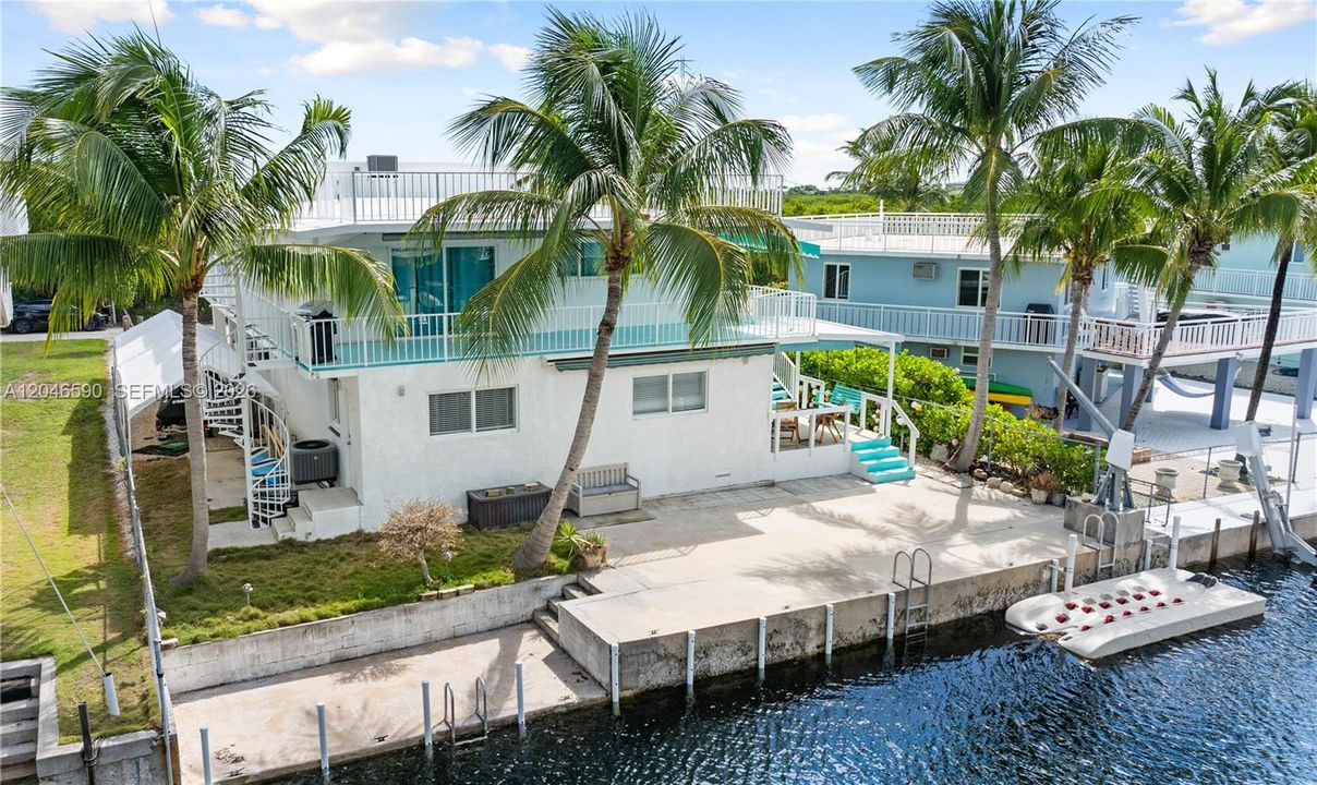 For Sale: $1,695,000 (4 beds, 4 baths, 3120 Square Feet)