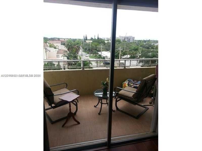 For Sale: $250,000 (2 beds, 1 baths, 850 Square Feet)