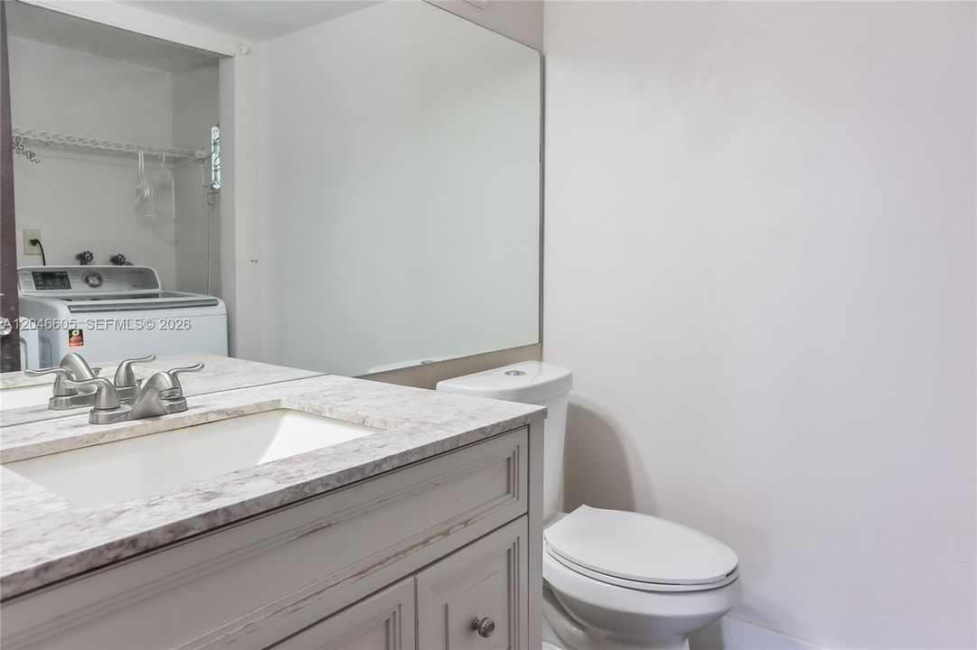 For Sale: $400,000 (2 beds, 2 baths, 1289 Square Feet)