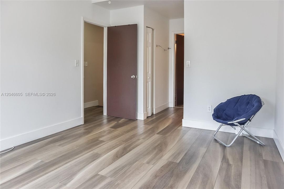 For Sale: $400,000 (2 beds, 2 baths, 1289 Square Feet)