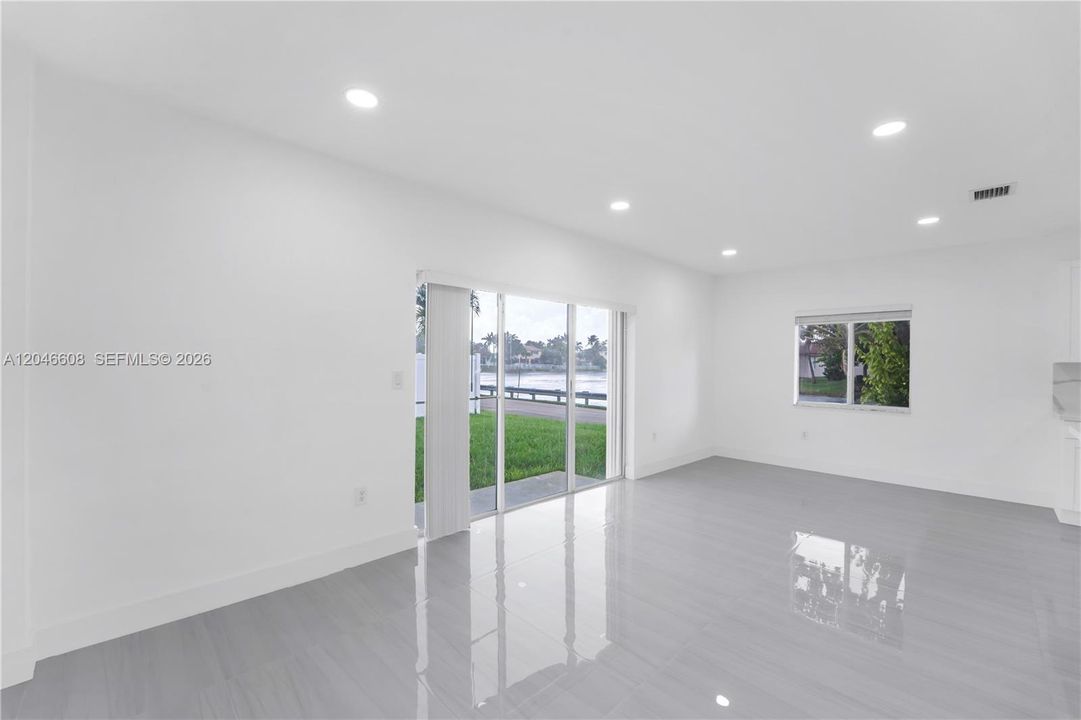 В аренду: $3,700 (3 спален, 2 ванн, 1508 Квадратных фут)