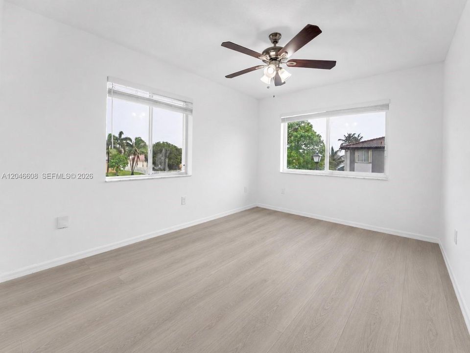В аренду: $3,700 (3 спален, 2 ванн, 1508 Квадратных фут)