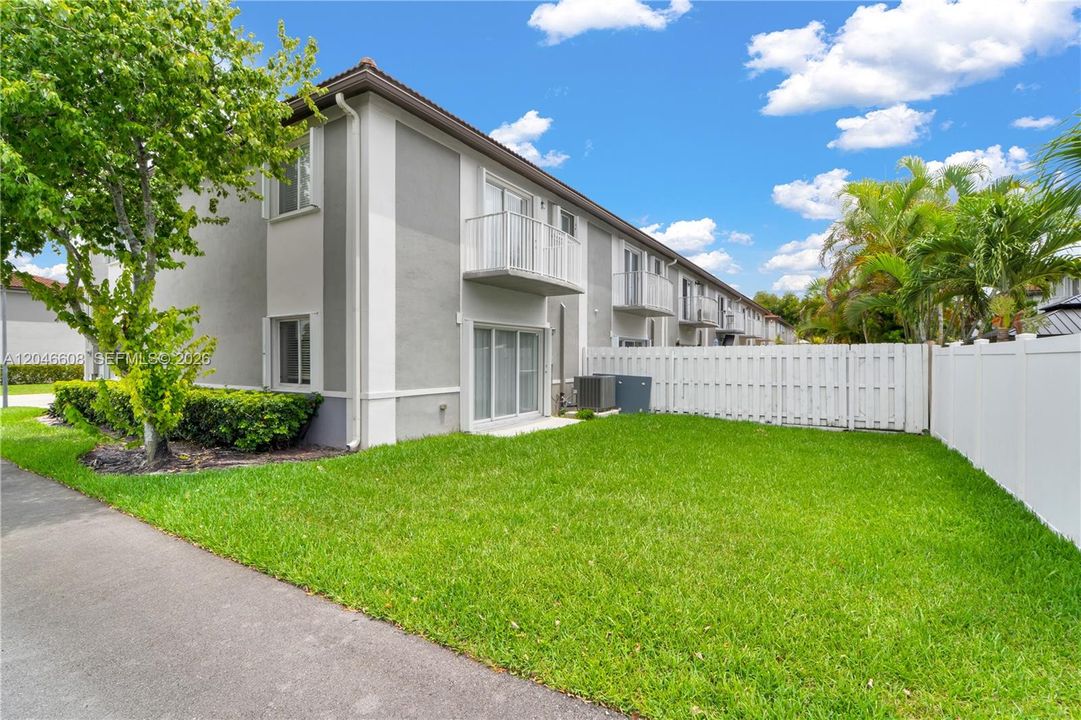 В аренду: $3,700 (3 спален, 2 ванн, 1508 Квадратных фут)