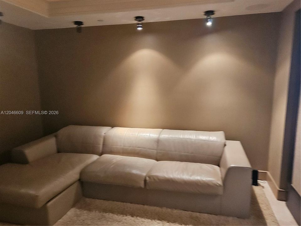 En Renta: $9,000 (3 camas, 3 baños, 3262 Pies cuadrados)