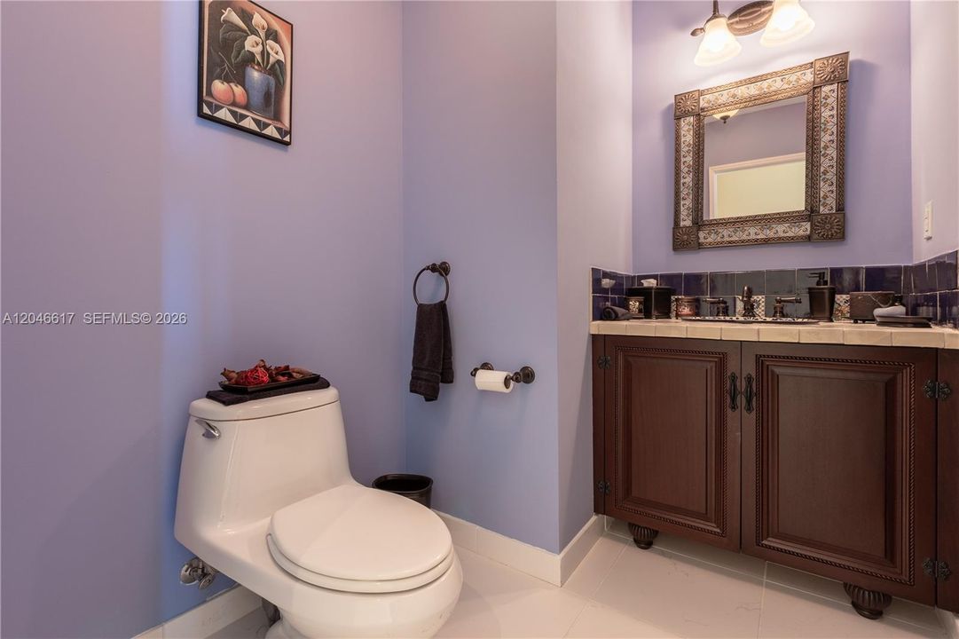 1/2 Bath