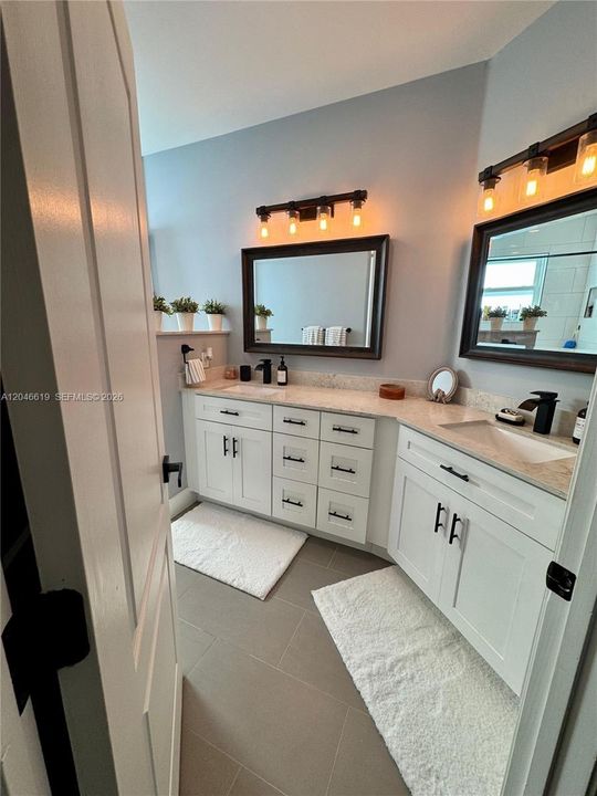 For Sale: $1,140,000 (5 beds, 3 baths, 3706 Square Feet)