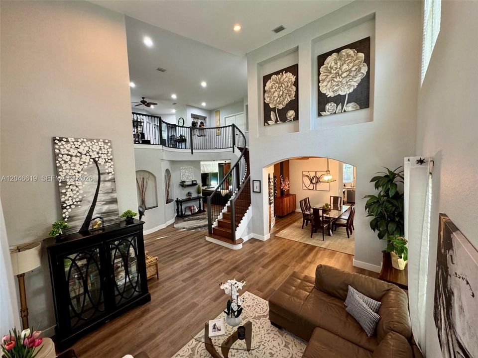 For Sale: $1,140,000 (5 beds, 3 baths, 3706 Square Feet)