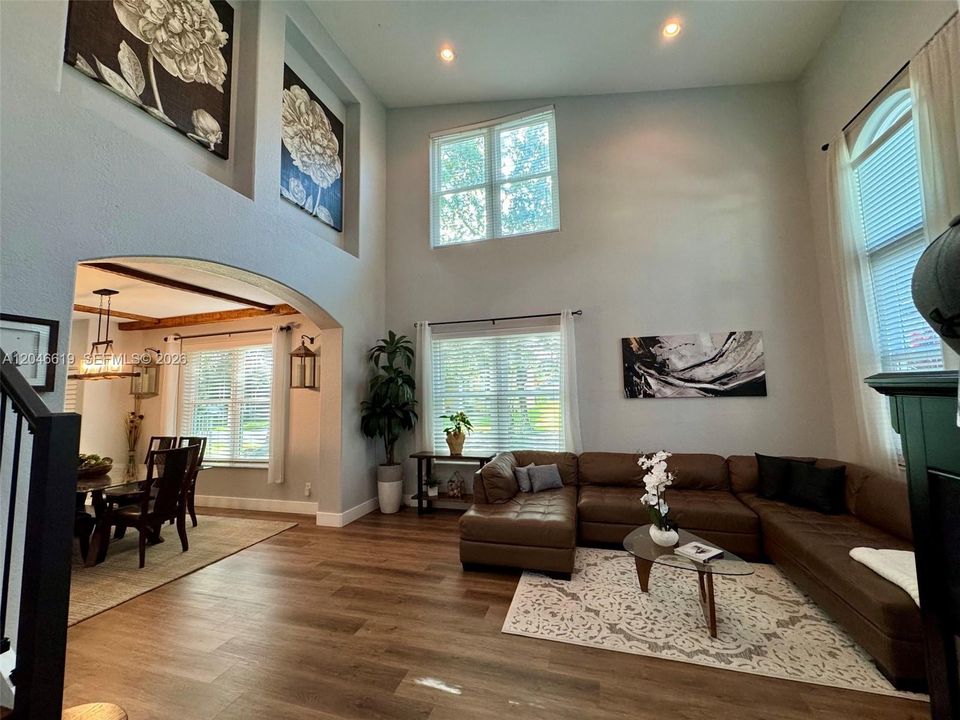 For Sale: $1,140,000 (5 beds, 3 baths, 3706 Square Feet)
