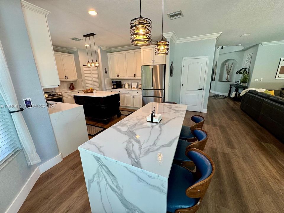 For Sale: $1,140,000 (5 beds, 3 baths, 3706 Square Feet)