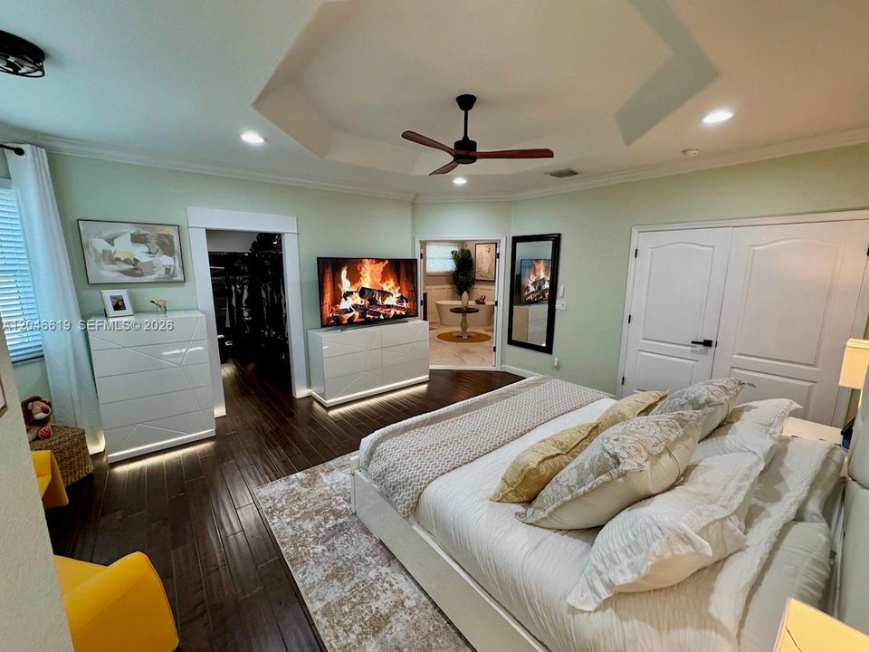 For Sale: $1,140,000 (5 beds, 3 baths, 3706 Square Feet)