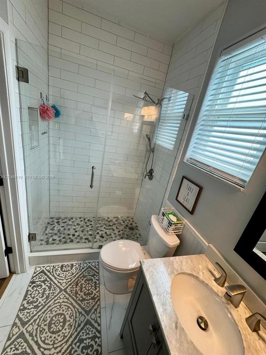 For Sale: $1,140,000 (5 beds, 3 baths, 3706 Square Feet)