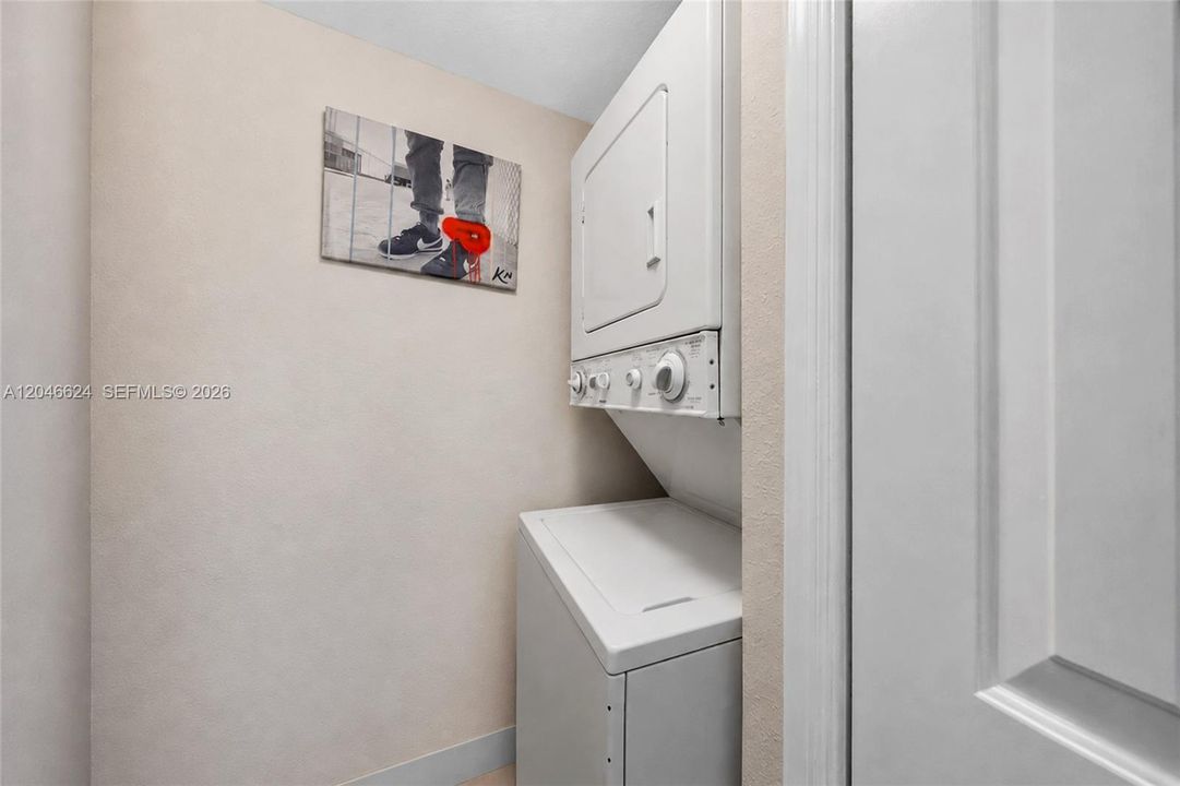 На продажу: $174,999 (1 спален, 1 ванн, 476 Квадратных фут)
