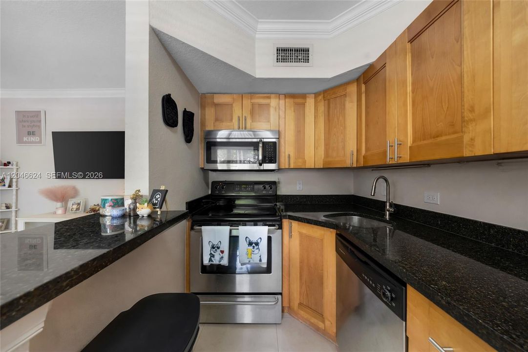 На продажу: $174,999 (1 спален, 1 ванн, 476 Квадратных фут)
