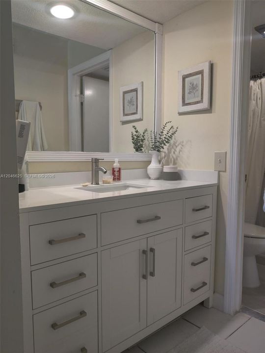 For Rent: $2,350 (2 beds, 2 baths, 1200 Square Feet)