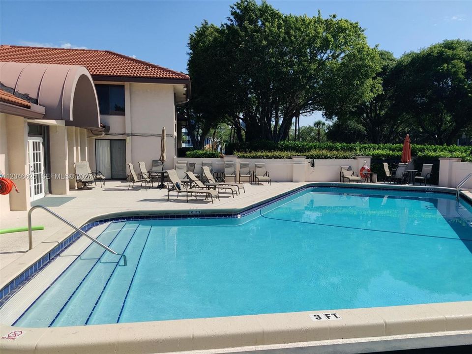 For Rent: $2,350 (2 beds, 2 baths, 1200 Square Feet)