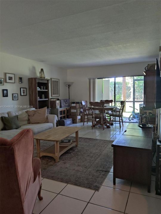 For Rent: $2,350 (2 beds, 2 baths, 1200 Square Feet)