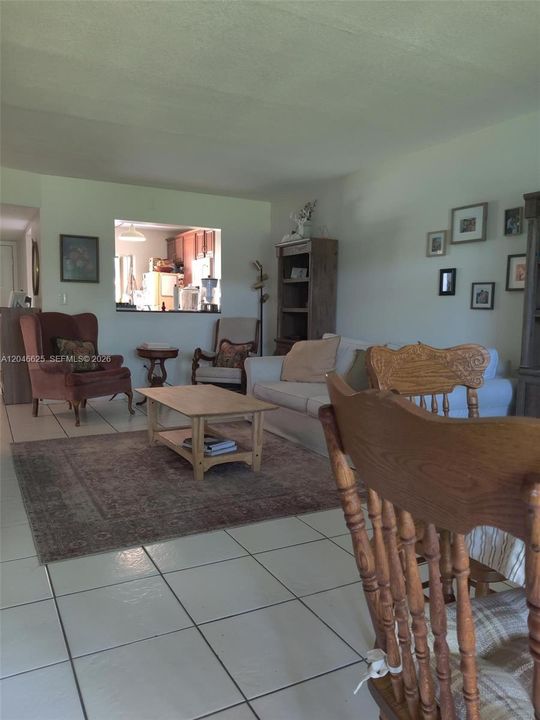 For Rent: $2,350 (2 beds, 2 baths, 1200 Square Feet)