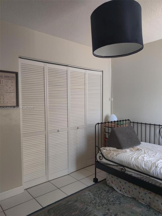 For Rent: $2,350 (2 beds, 2 baths, 1200 Square Feet)