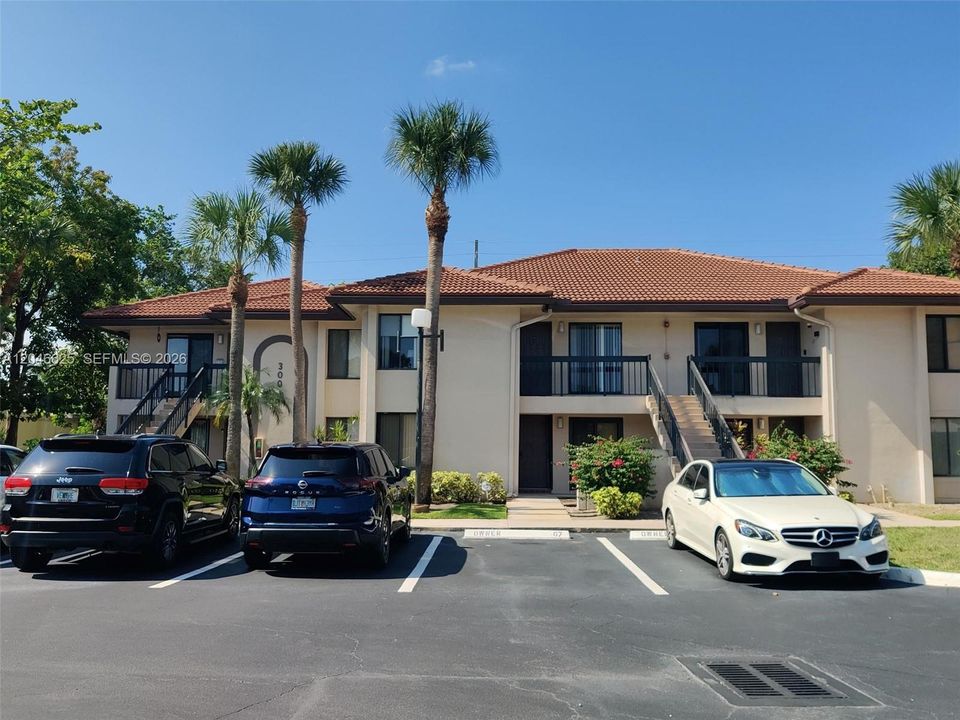 For Rent: $2,350 (2 beds, 2 baths, 1200 Square Feet)