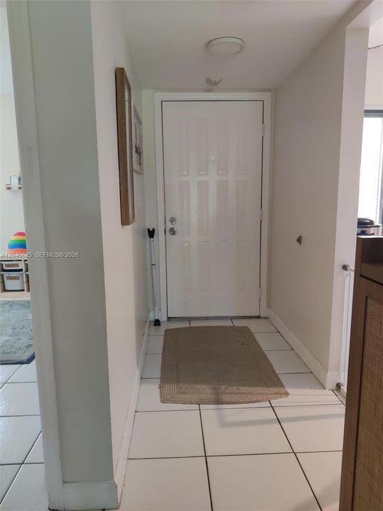 For Rent: $2,350 (2 beds, 2 baths, 1200 Square Feet)