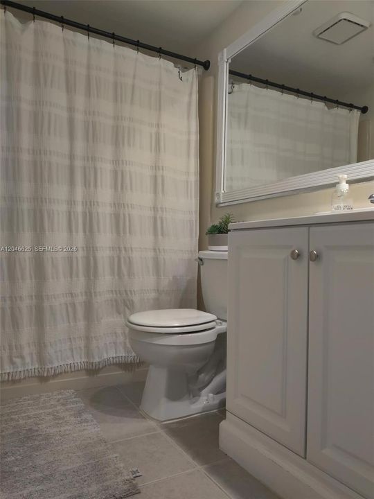 For Rent: $2,350 (2 beds, 2 baths, 1200 Square Feet)