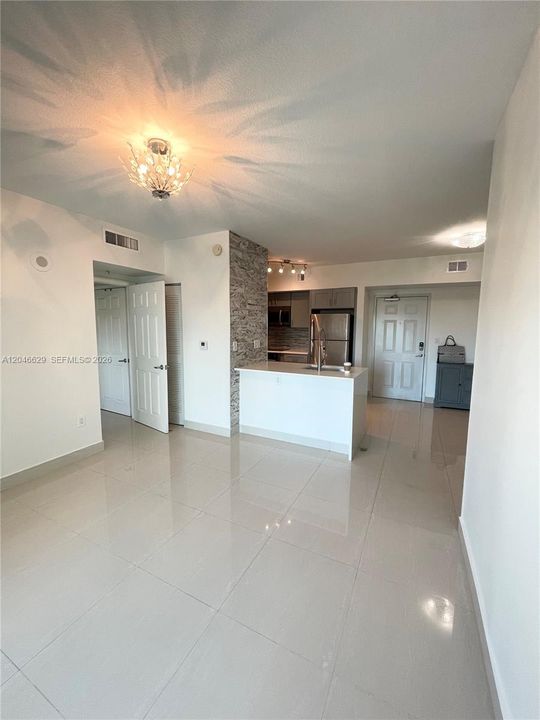 В аренду: $3,550 (2 спален, 2 ванн, 832 Квадратных фут)