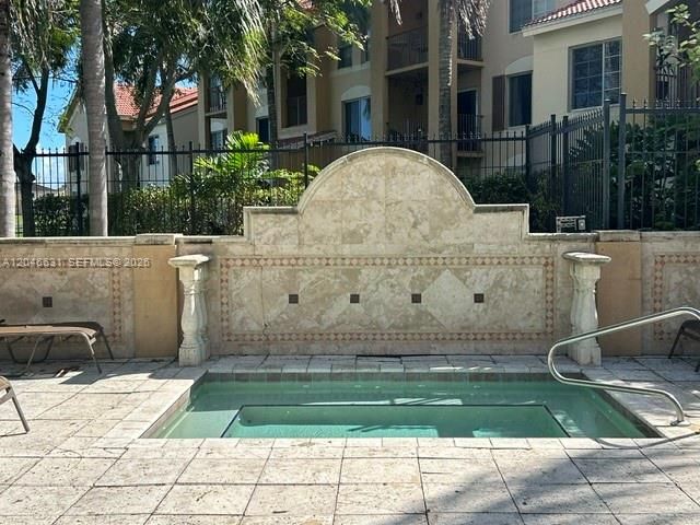 For Rent: $2,200 (2 beds, 2 baths, 1060 Square Feet)