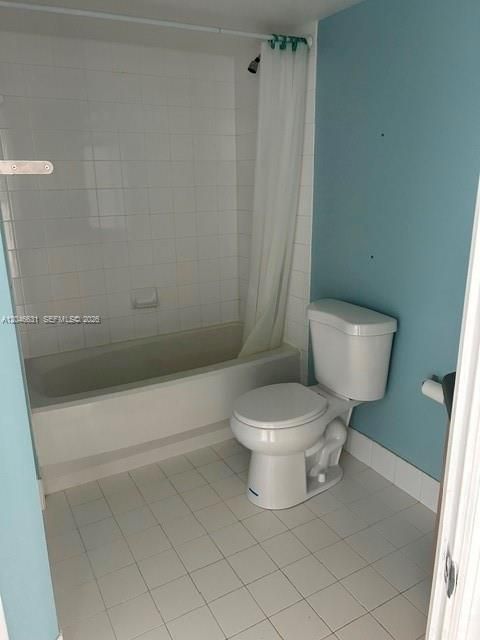 For Rent: $2,200 (2 beds, 2 baths, 1060 Square Feet)