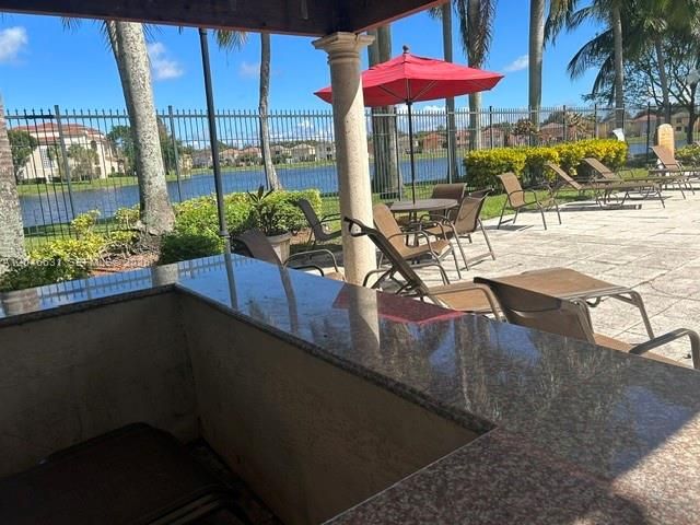 For Rent: $2,200 (2 beds, 2 baths, 1060 Square Feet)