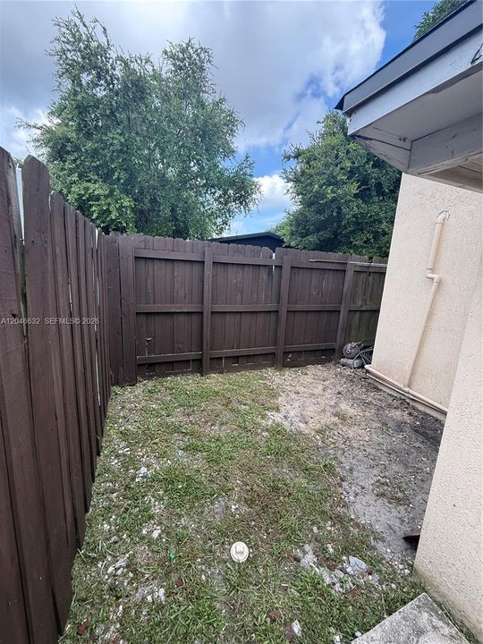 For Rent: $2,350 (2 beds, 1 baths, 1499 Square Feet)