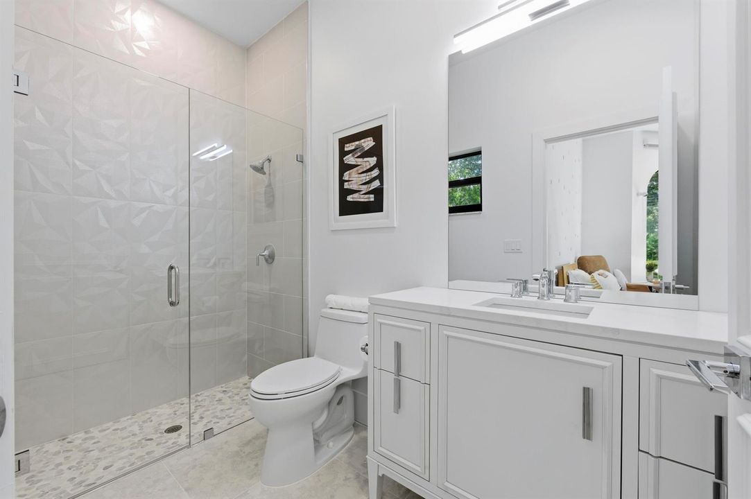 GUEST ENSUITE BATH 1