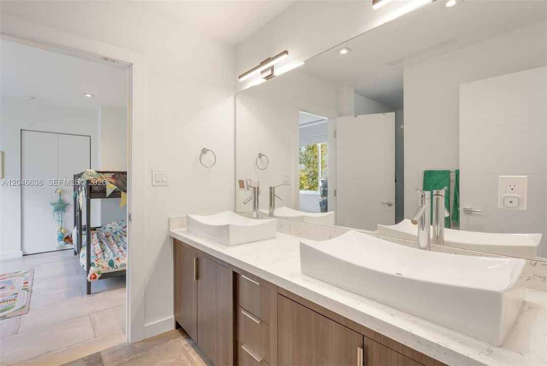 For Rent: $13,000 (4 beds, 4 baths, 2845 Square Feet)