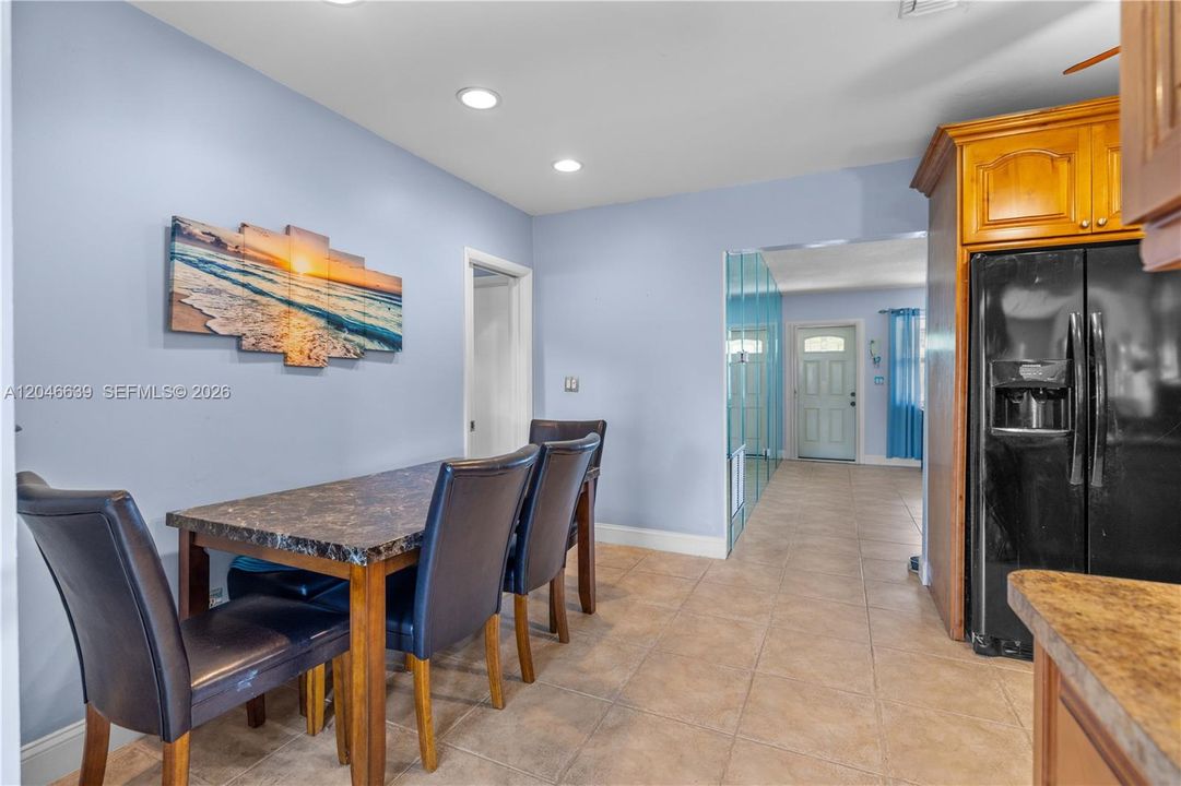 En Venta: $585,000 (3 camas, 2 baños, 1392 Pies cuadrados)
