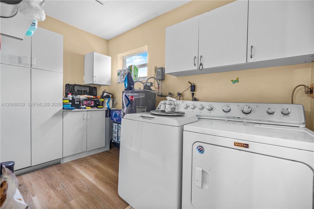 En Venta: $585,000 (3 camas, 2 baños, 1392 Pies cuadrados)