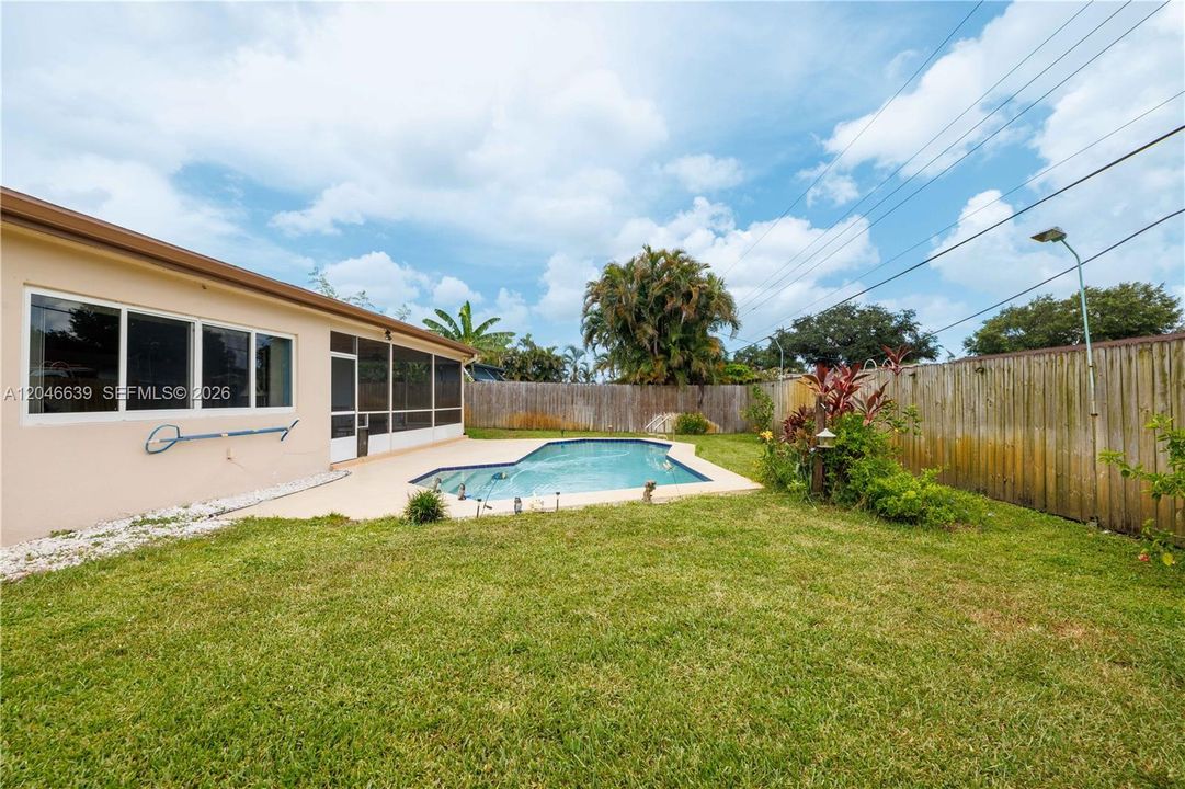 En Venta: $585,000 (3 camas, 2 baños, 1392 Pies cuadrados)