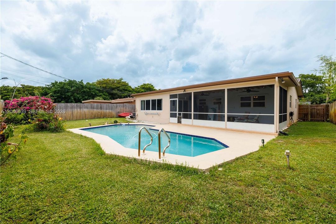 En Venta: $585,000 (3 camas, 2 baños, 1392 Pies cuadrados)