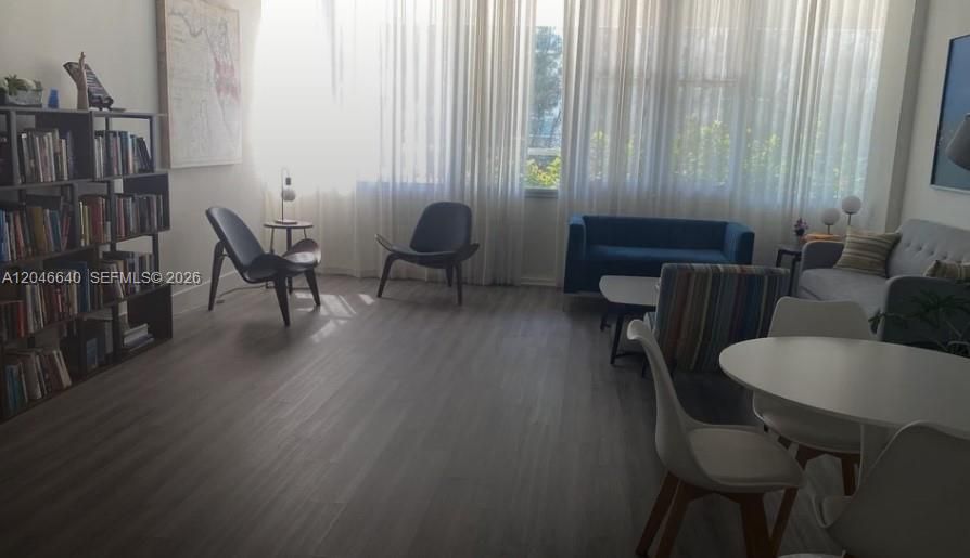 For Sale: $200,000 (0 beds, 1 baths, 432 Square Feet)