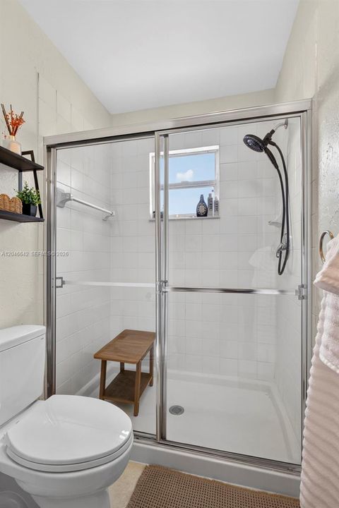 For Sale: $403,999 (2 beds, 2 baths, 1409 Square Feet)