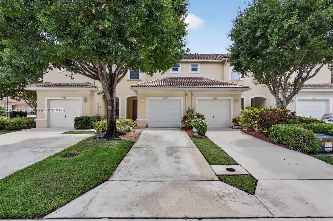 For Sale: $403,999 (2 beds, 2 baths, 1409 Square Feet)