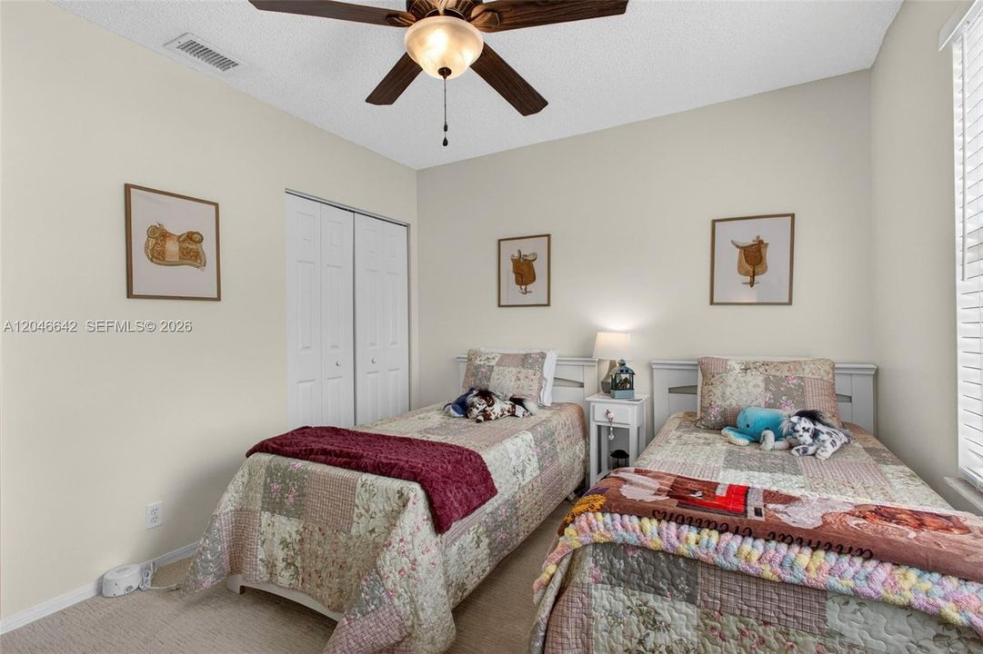 For Sale: $403,999 (2 beds, 2 baths, 1409 Square Feet)